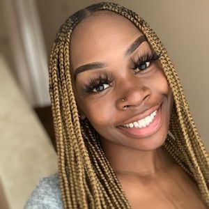 Meet your Posher, Latisha